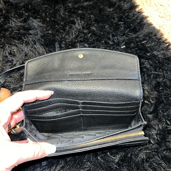 Michael Kors purse & wallet - Picture 10 of 12